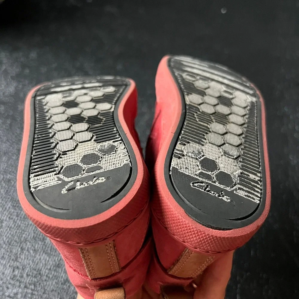 Clarks Kids Red Leather High Top Sneakers Side Zip Shoes US 10 M Leather Insoles